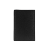 Reisepass-Hülle aus genarbten Leder in schwarz von Mersor Studio