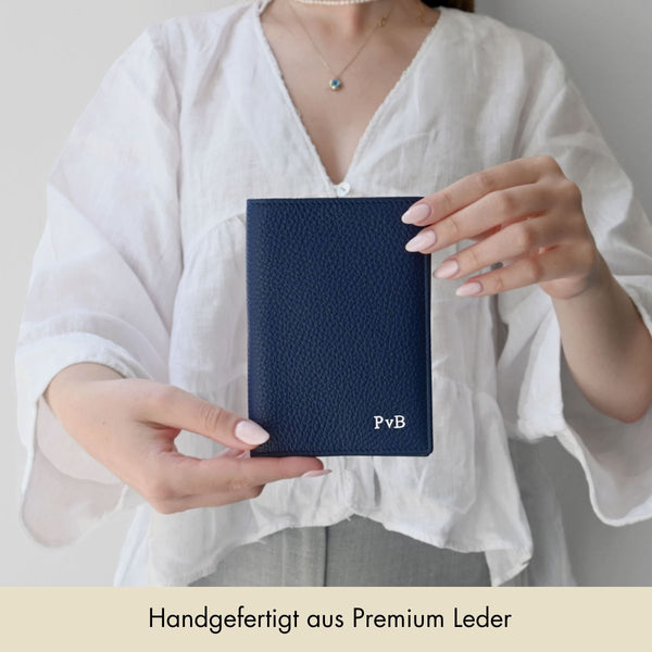 Reisepass-Hülle genarbtes Leder in Dunkelblau bei MERSOR